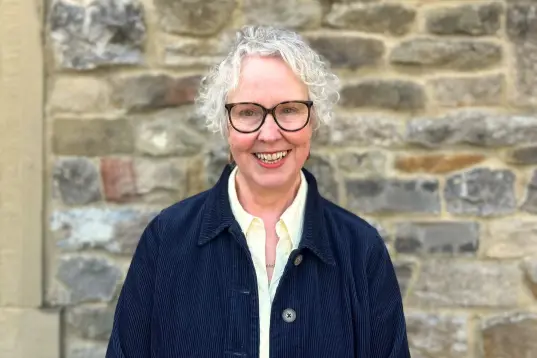  ?? Author bio image